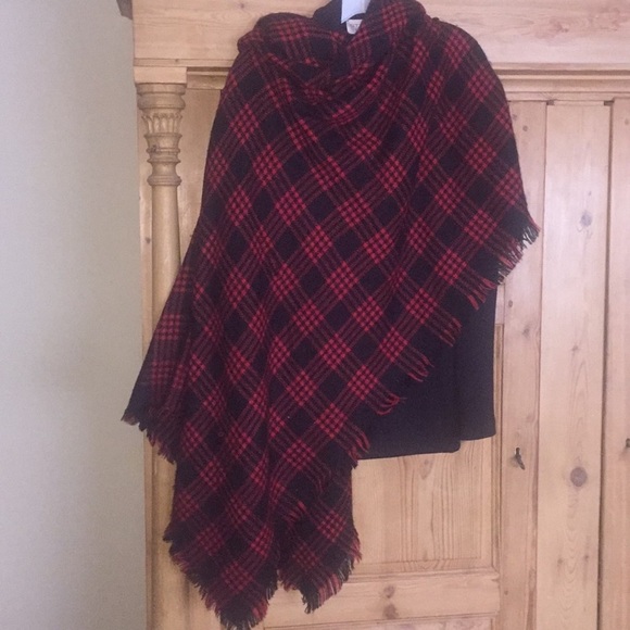Red & Black Buffalo Plaid Scarf - Picture 3 of 3
